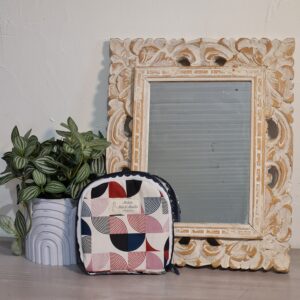 Pochette carrée tissu géométrique, fermeture dentelle