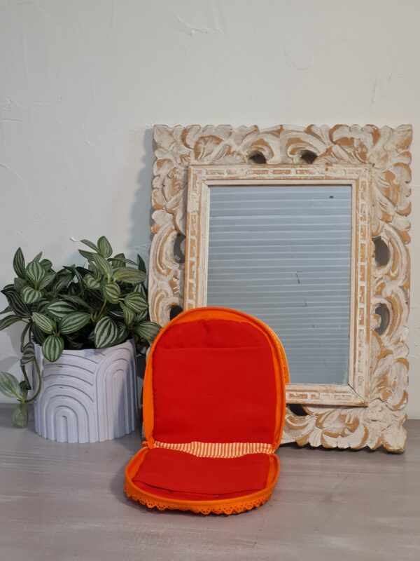 Pochette carrée tissu orange rayé, fermeture dentelle – Image 2