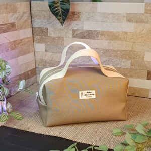 Trousse de toilette simili beige