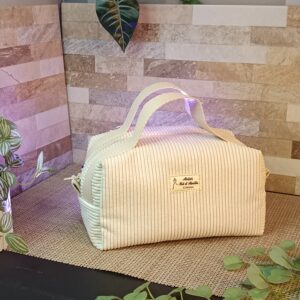 Trousse de toilette en velours écru