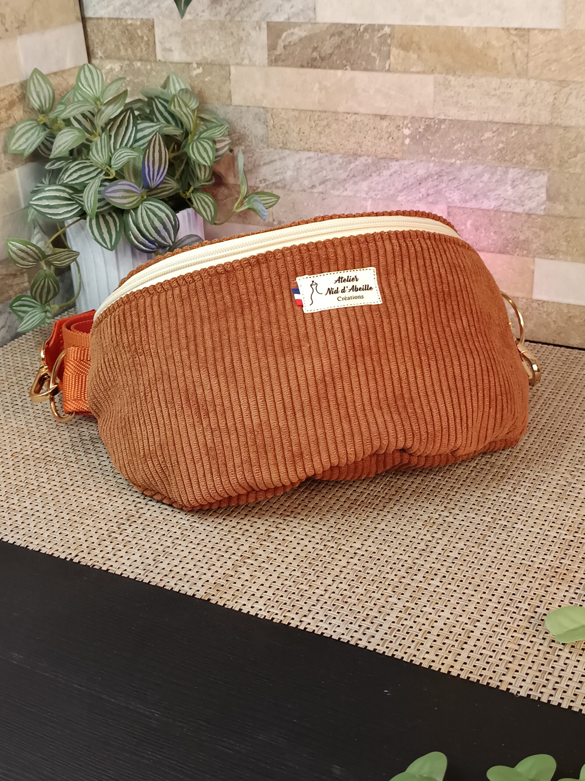 Sac banane, tissu velours marron clair