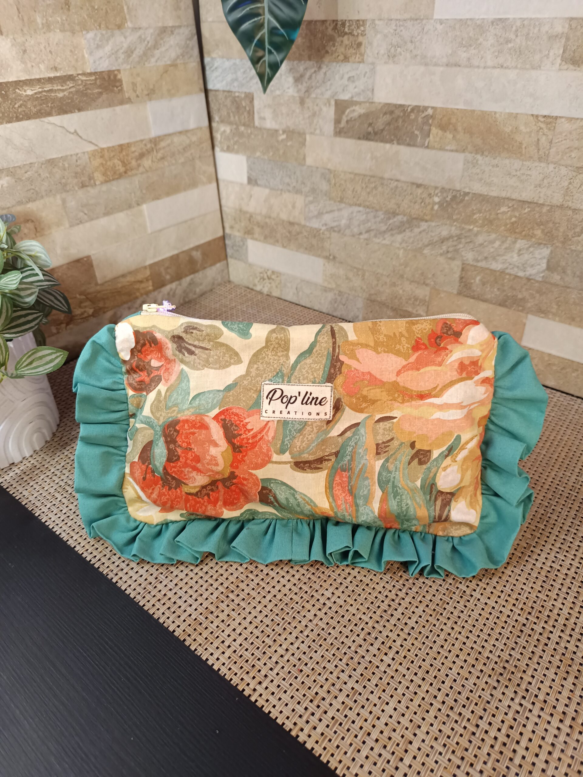 Trousse Froufrou fleuri vintage, volant vert d'eau