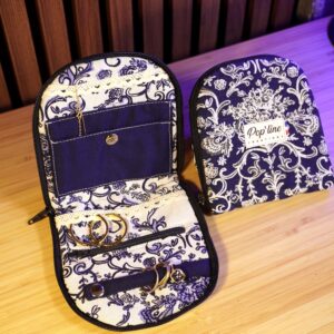 Trousse à bijoux pocket, jacquard bleu et blanc floral baroque