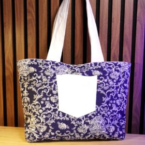 Cabas jacquard bleu et blanc fleuri baroque